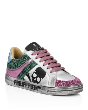 Low-Top-Sneaker Skull