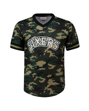 Mitchell & Ness NBA Philadelphia 76ers Herren Camo Mesh T-Shirt