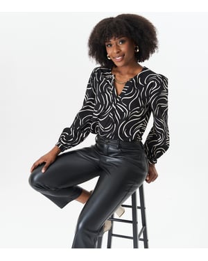 Schwarzes gestreiftes gewebtes Top