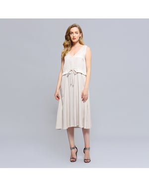 Midikleid mit V-Ausschnitt und verstellbarer Taille
