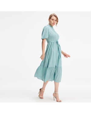Freizeitkleid mit gestuften Rüschen