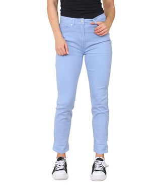 M&Co Damen-Mom-Jeans mit hohem Bund und schmal zulaufendem, geradem Bein in Himmelblau