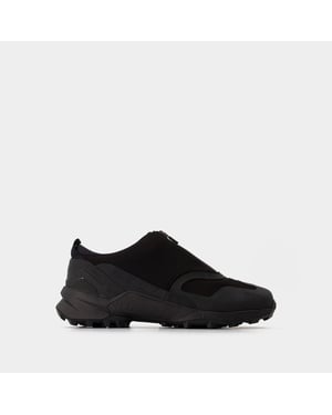 Y-3 Swift R3 Low Gtx Turnschuhe in schwarzem Stoff