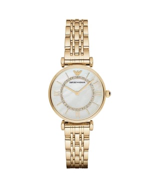 Stilvolle Uhr der Marke Emporio Armani in der Farbe Gold. Die Uhr ist aus rostfreiem Stahl gefertigt. Das Armband ist ebenfalls aus Edelstahl, hat eine Faltschließe und kann kleiner gemacht werden. Das Gehäuse der Uhr hat einen Durchmesser von 32 mm. Marke: Emporio ArmaniModellname: AR1907 (32mm)Kategorie: DamenarmbanduhrMaterialien: EdelstahlFarbe: gold, weiß