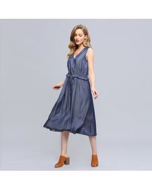 Midikleid mit V-Ausschnitt und verstellbarer Taille