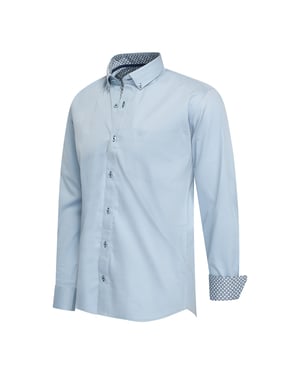 Cappuccino Italia Hemd für Herren. Das Hemd ist aus Baumwolle und Elastan gefertigt und hat eine normale Passform. Auf der Brusttasche ist ein schönes Cappuccino-Logo aufgestickt. Marke: Cappuccino ItaliaModellname: Stretch Shirt AnconaKategorie: HerrenMaterialien: Baumwolle, ElastanFarbe: hellblau