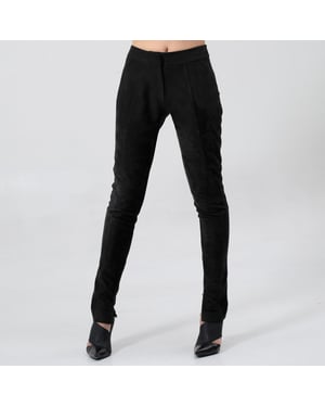 Schlanke, strukturierte Hose aus Stretch-Wildleder