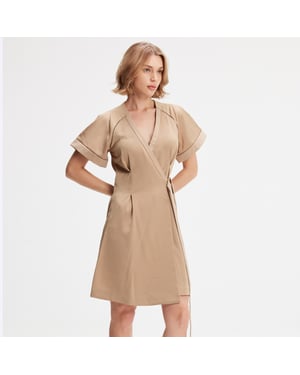 Minimalistisches Wickelkleid