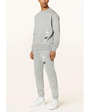 Nike Club Fleece Plus Trainingsanzug mit kleinem Logo in Heather Grey
