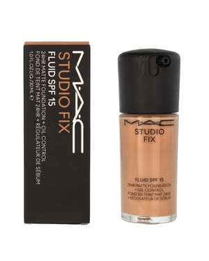 MAC Studio Fix Fluid Foundation SPF15.