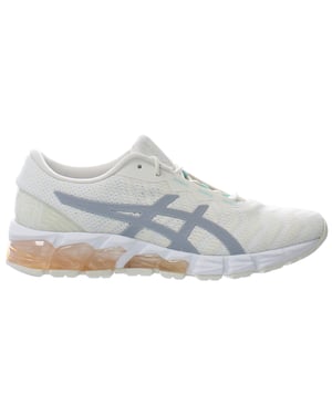 Asics Gel-Qunatum 180 5 Frauen vor weißen Trainern