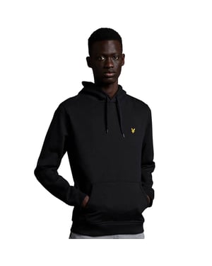 Kein Kleiderschrank ist komplett ohne einen Lyle & Scott Pullover Hoodie. Der Pullover Hoodie ist die Definition eines neuen Klassikers und verleiht dem Begriff "Essentials" eine ganz neue Bedeutung. Aus 100 % Baumwolle gefertigt, ist er das Nonplusultra in Sachen Vielseitigkeit - tragen Sie ihn zu fast allem oder machen Sie ihn zum Mittelpunkt Ihres lässigen Looks. Mit Kapuze mit Kordelzug, Rippbündchen an Ärmeln und Saum für eine maßgeschneiderte Passform und dem charakteristischen Golden Eagle.
Passform: Regulär
Die Jacke ist so gefertigt, dass sie weder zu eng noch zu locker sitzt und Ihnen einen klassischen, zeitlos eleganten Look verleiht. Wir empfehlen Ihnen, Ihre übliche Größe zu bestellen, aber wenn Sie zwischen zwei Größen schwanken, nehmen Sie eine Nummer größer.