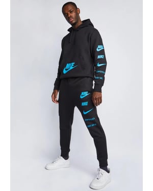 Nike Sportswear Standardausgabe Trainingsanzug mit Kapuze in Schwarz