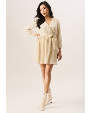 Gini London Plissiertes Wickel-Minikleid mit langen Ärmeln - Creme
