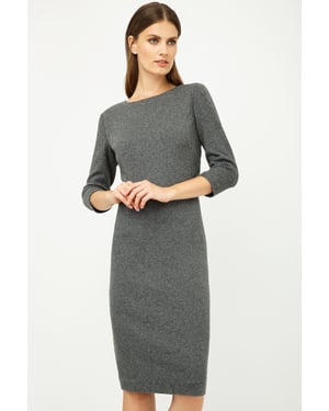 Graues, tailliertes Strickkleid