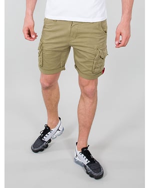 Herren Alpha Industries Crew Shorts in Olive