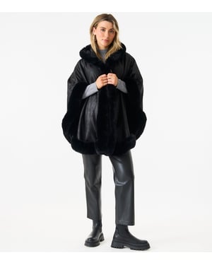 Poncho mit Pelzkragen und Taschendetail