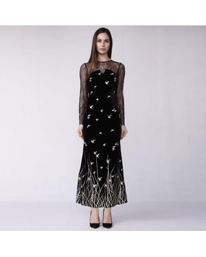 Langes goldenes besticktes Samtkleid