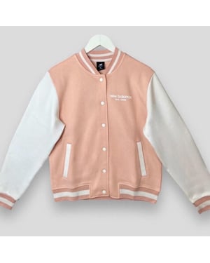New Balance Damen Varsity Bomberjacke in Rosa