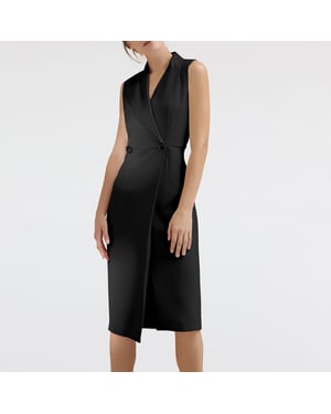 Maßgeschneidertes Kleid mit Wickeleffekt und abgestepptem Kragen