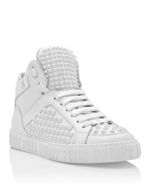 Mid-Top Sneaker