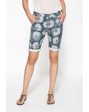 Amor, Truth & Trust Damen Jeansshorts mit Beinaufschlag und femininem Muster Gwen Denim