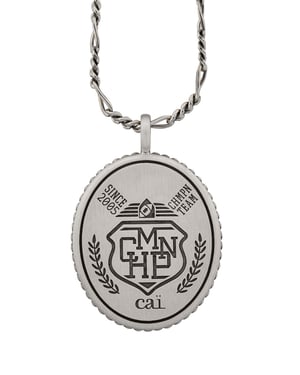 cai Anhänger mit Kette 925/- Silber satiniert oxidiert Champion Wappen