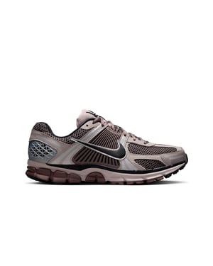 NIKE ZOOM VOMERO 5