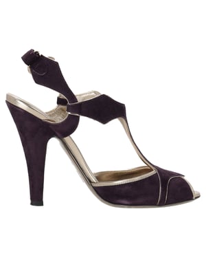 Valentino Garavani – Zweifarbige Sandalen mit Knöchelriemen aus violettem Wildleder