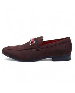 Herren-Loafer aus braunem Wildleder mit goldener Schnalle, zum Hineinschlüpfen