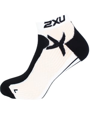 2XU Niedrig geschnittene Socken Schwarz/Weiß