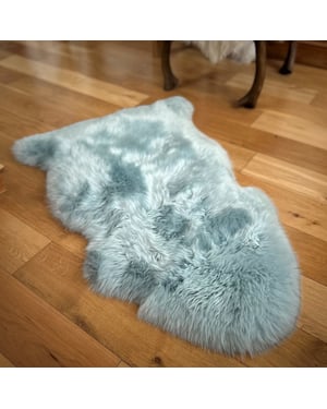 Echter Schaffell in Entenei-Optik, seidig, natürlich, weich und flauschig, echter Wollteppich