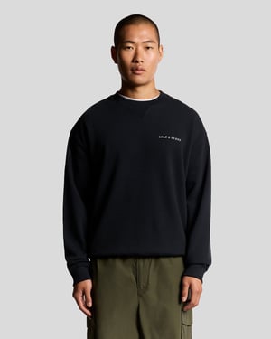 Lyle & Scott – Fleece-Sweatshirt mit Brushback-Schriftzug – Marineblau