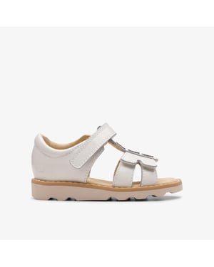Crown Skip T. Weiße Patent Sandalen