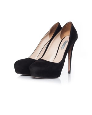 Prada Plateau-Pumps aus schwarzem Wildleder.