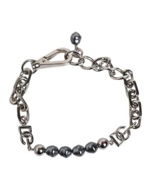 Armband mit grauen Perlen und Silberfarbener Kette mit Karabinerhaken-Logo