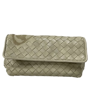 Bottega Veneta Butterfly Intrecciato Flap Clutch Bag aus beigem Leder