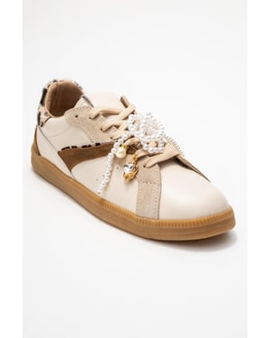 Taren Leather Pearl Buckle Turnschuhe Women