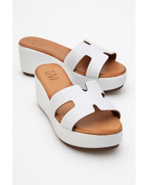 Lia Leder Plateau Sandale (Women)