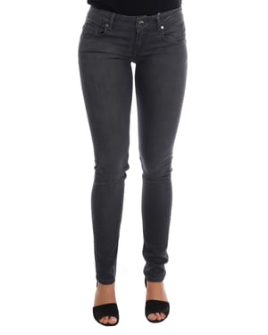 Acht Skinny-Jeans