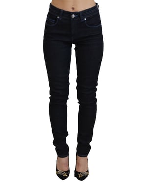 Figurbetonte Dunkelwaschjeans