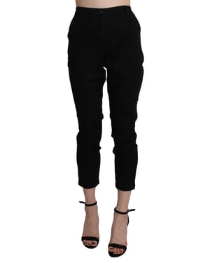 Acht Freizeit-Hosen