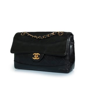Chanel, klassische Klappentasche in Schwarz