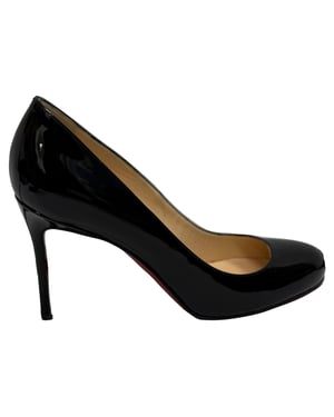 Christian Louboutin Fifi Pumps aus schwarzem Lackleder