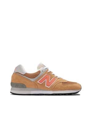 576 Latte Sneakers, hergestellt in Großbritannien
