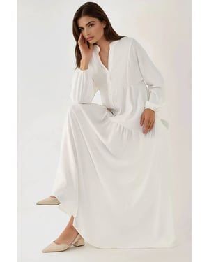 Strukturiertes V-Ausschnitt-Maxikleid mit Knopfdetails