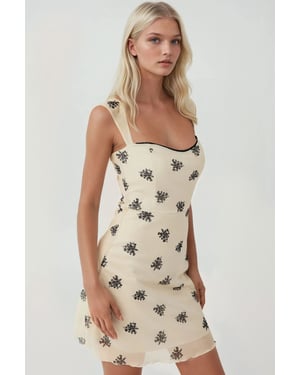 Punkteärmeloses Mini-Tüllkleid mit quadratischem Ausschnitt