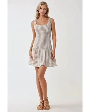 Tailliertes Mini-Kleid mit quadratischem Kragen
