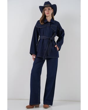 Denim-Set mit jacke mit taschen und geraden hosen