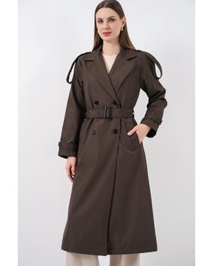 Doppelt gelegter langer Trenchcoat